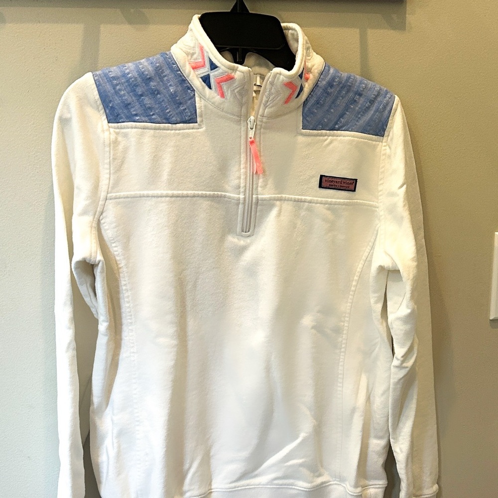 Vineyard Vines White and Blue Quilted Pullover